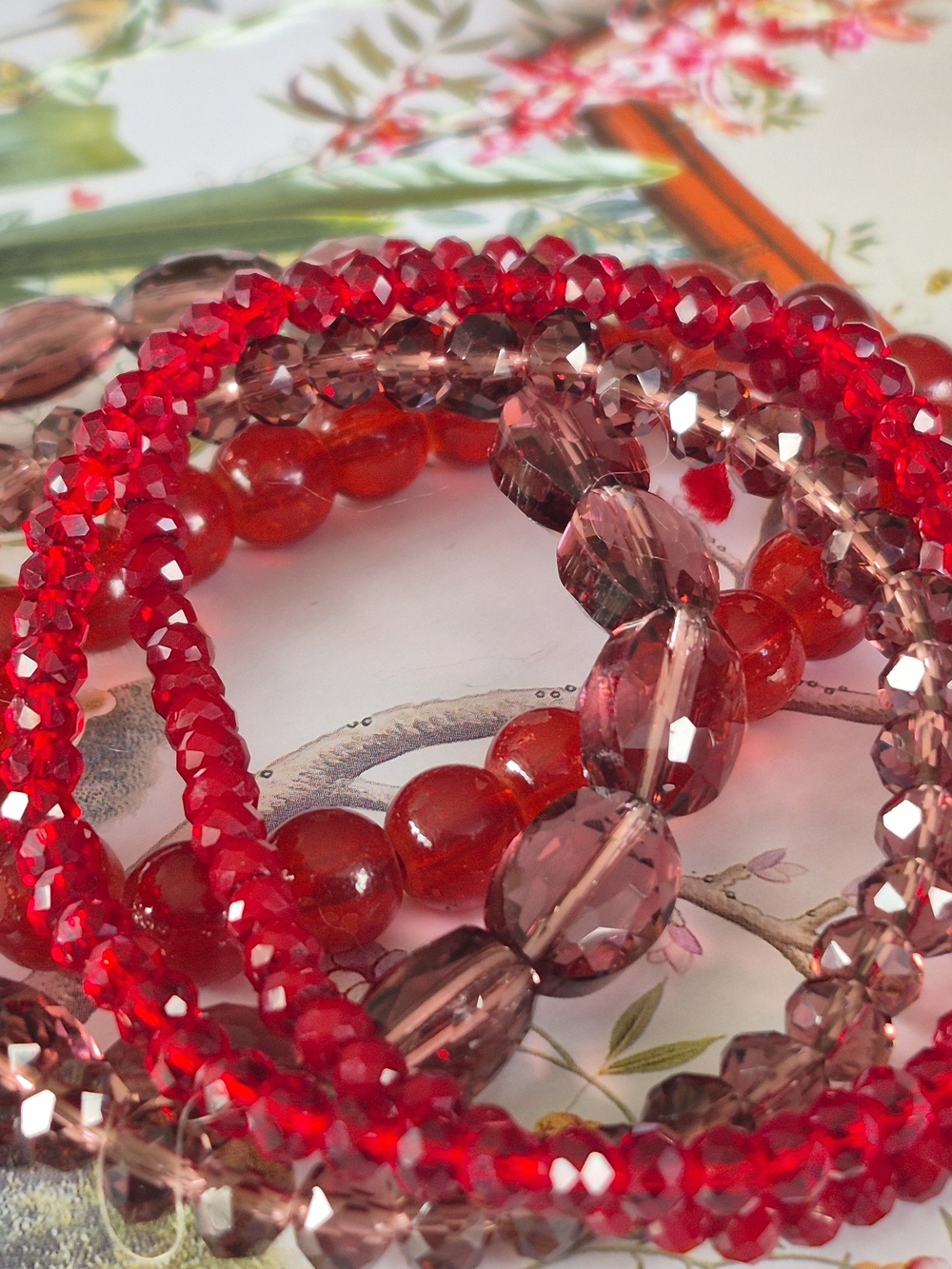 Set Of 5 Crustal And Glass Bead Red Tones Bracelet - Picture 3 of 4